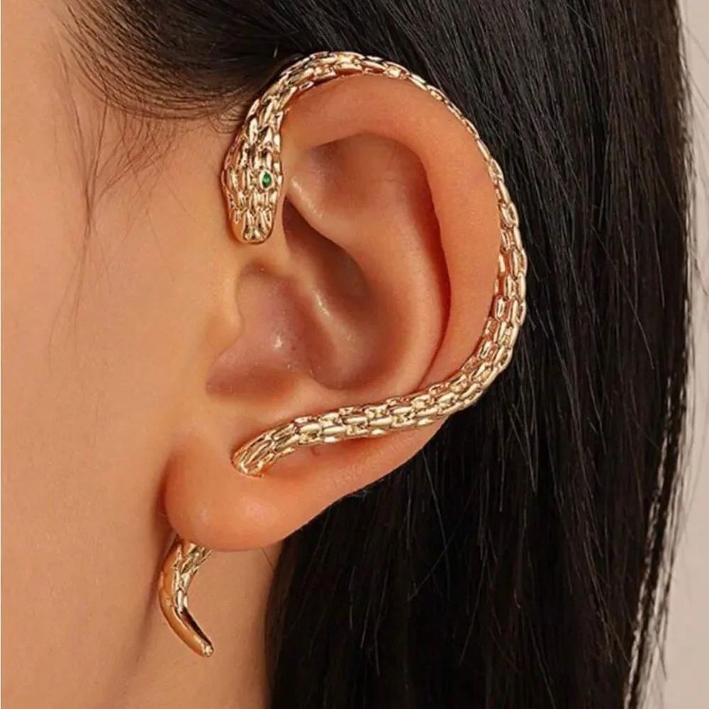 Gold Snake Ear Cuff R50